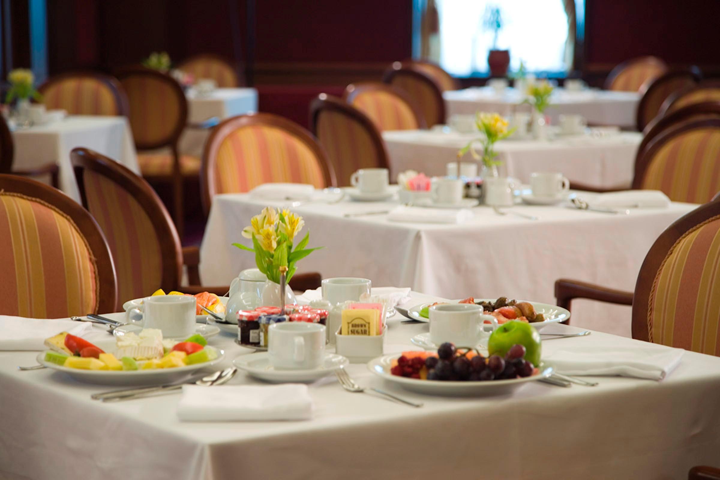 Grand Hotel סופיה מראה חיצוני תמונה A breakfast buffet